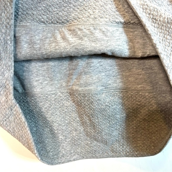 Lululemon Catch A Moment Crew Heathered Core Sweatshirt Light Grey Size 6 - Picture 12 of 13